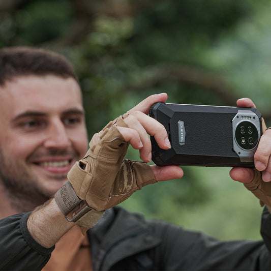 Father’s Day: Gift Dad a Phone That Works as Hard as He Does