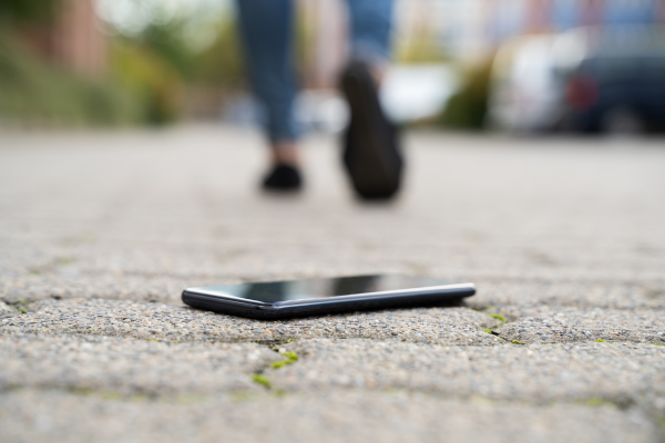 The Phone That Saves You Money by Refusing to Break